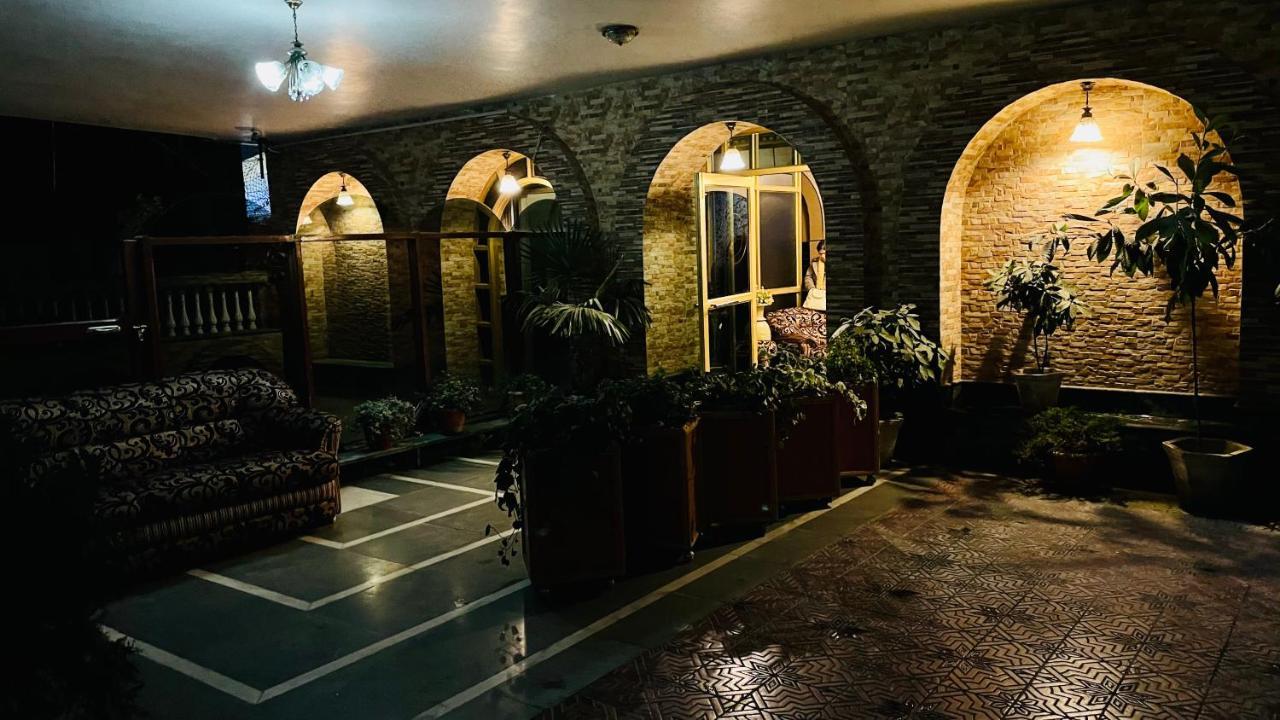 Hotel International Srinagar Eksteriør billede