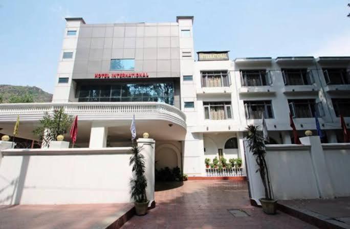 Hotel International Srinagar Eksteriør billede