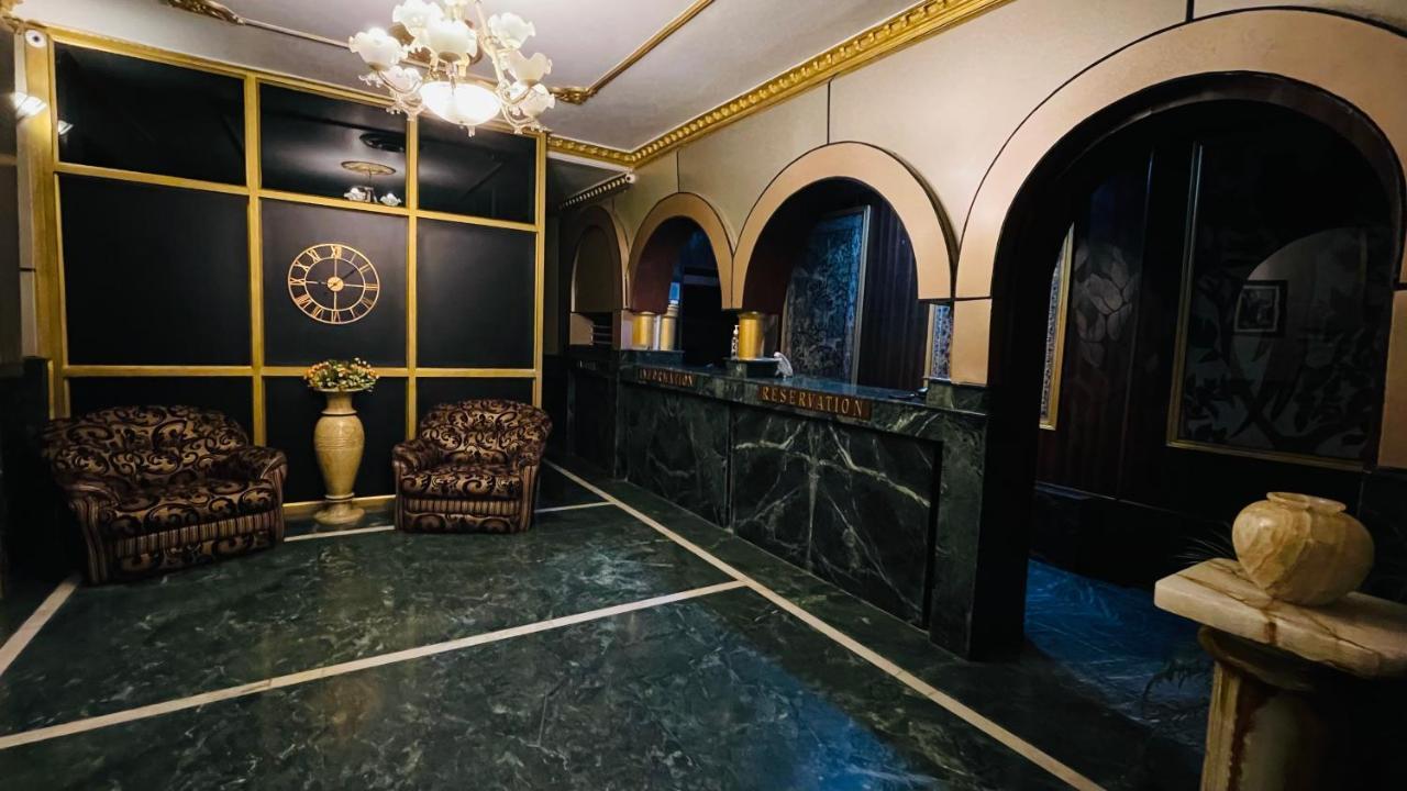Hotel International Srinagar Eksteriør billede