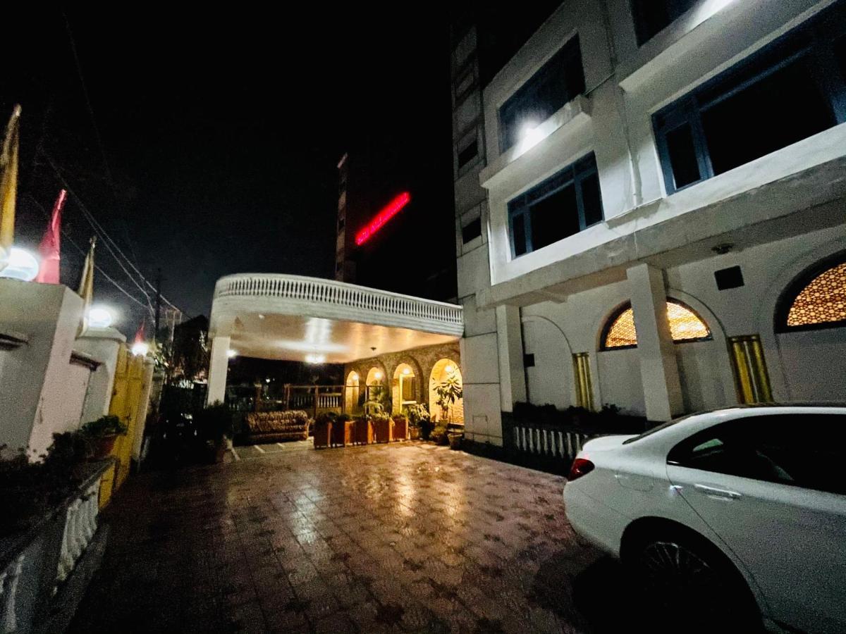 Hotel International Srinagar Eksteriør billede