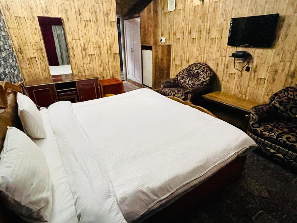 Hotel International Srinagar Eksteriør billede