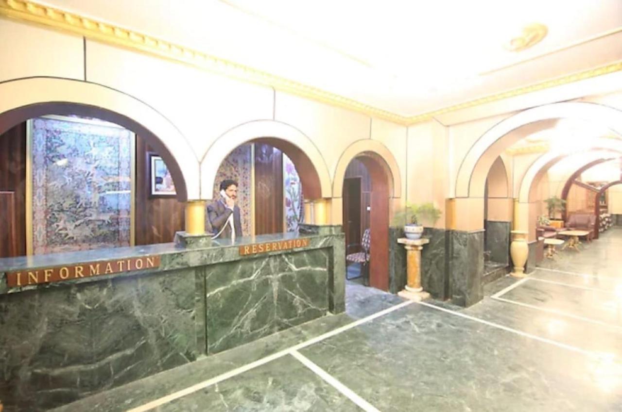 Hotel International Srinagar Eksteriør billede