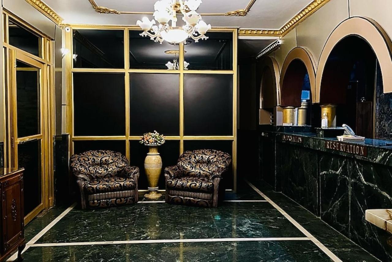 Hotel International Srinagar Eksteriør billede