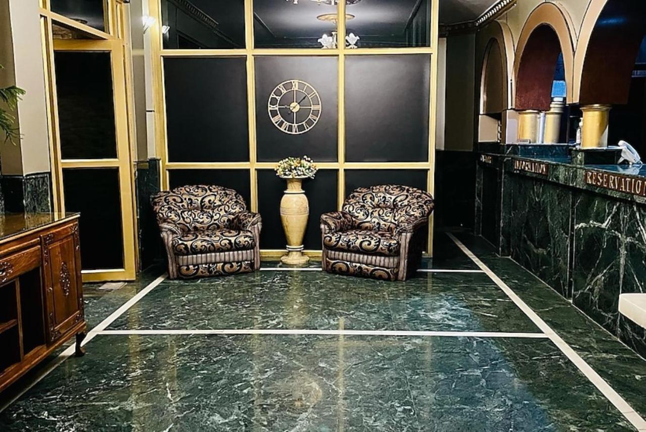 Hotel International Srinagar Eksteriør billede